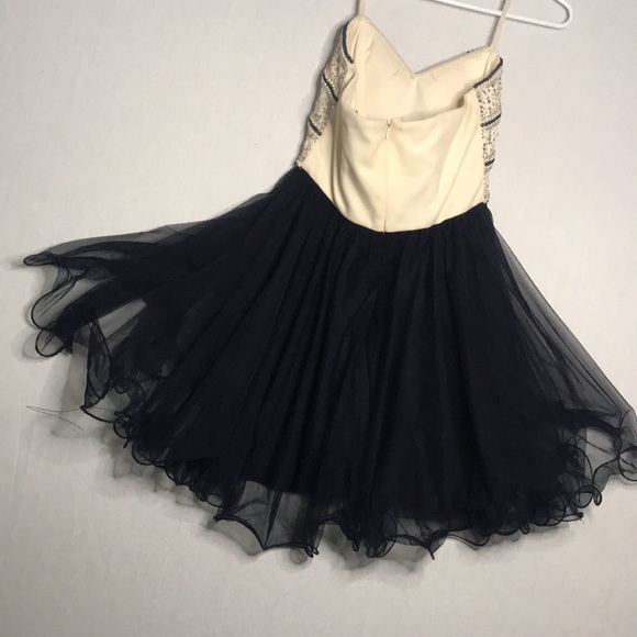 Glamorous Ballroom Ballerina Cocktail Vibes - Picture 6 of 7